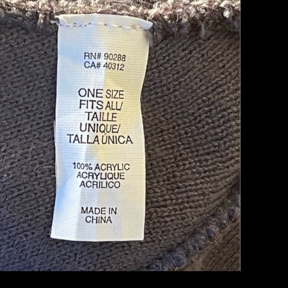 Adidas winter hat toque. - Picture 6 of 6